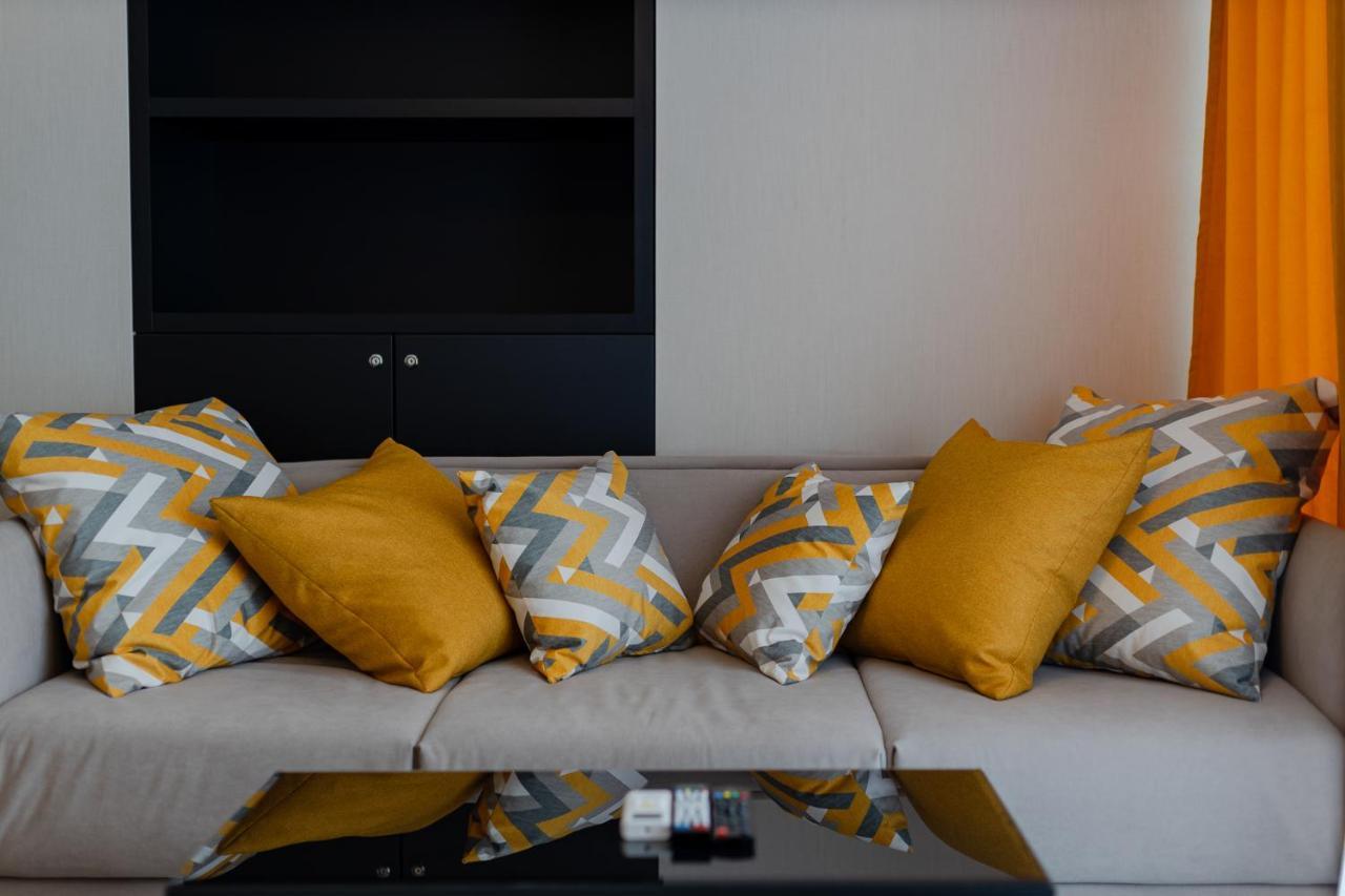 The Spot Apartments - Orbi Beach Tower バトゥーミ エクステリア 写真