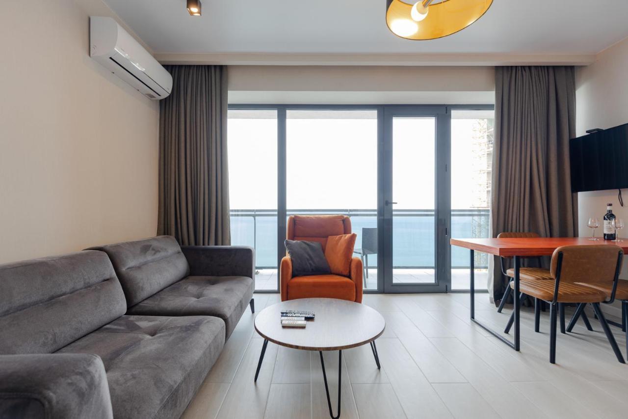 The Spot Apartments - Orbi Beach Tower バトゥーミ エクステリア 写真