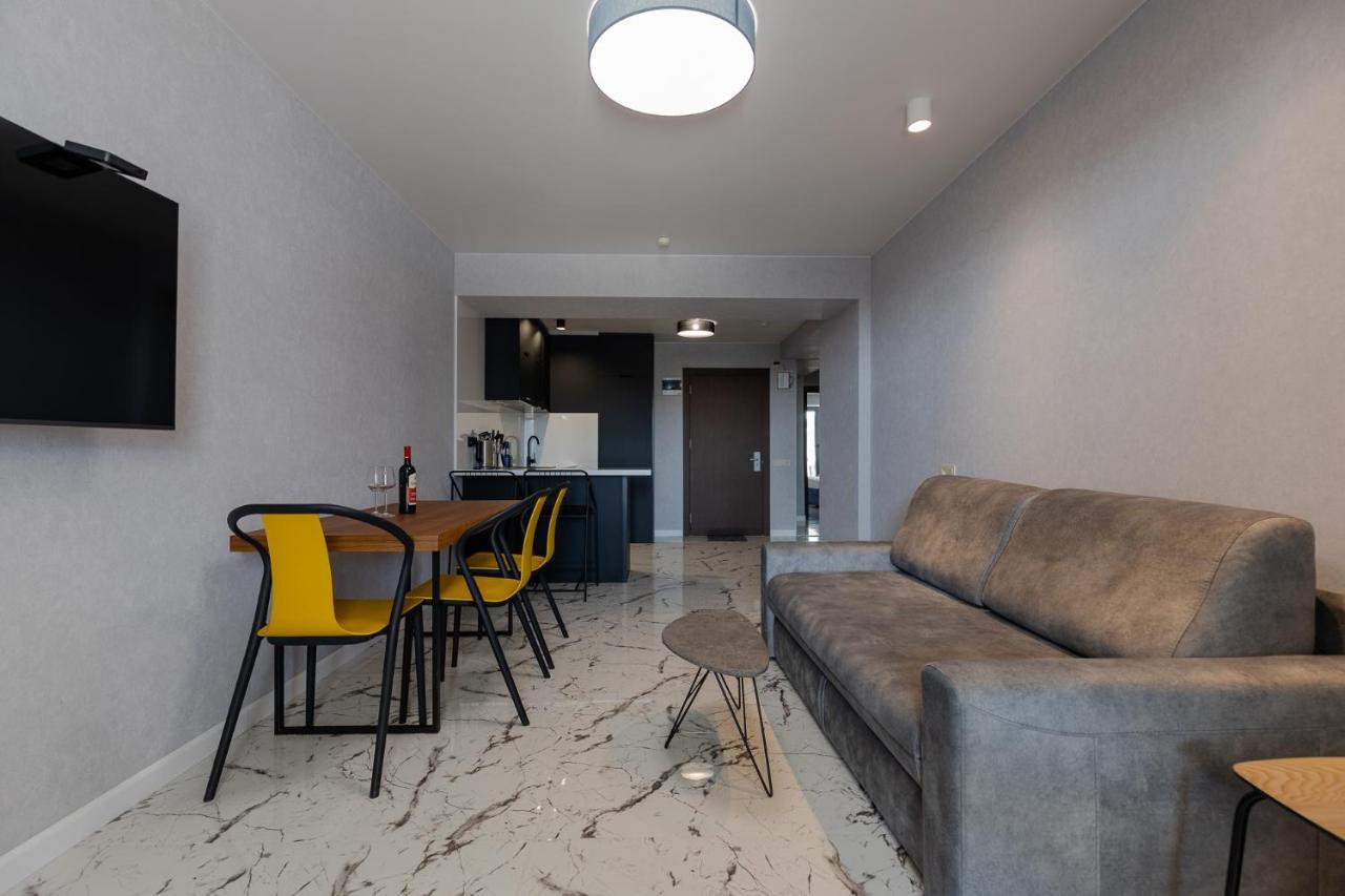 The Spot Apartments - Orbi Beach Tower バトゥーミ エクステリア 写真