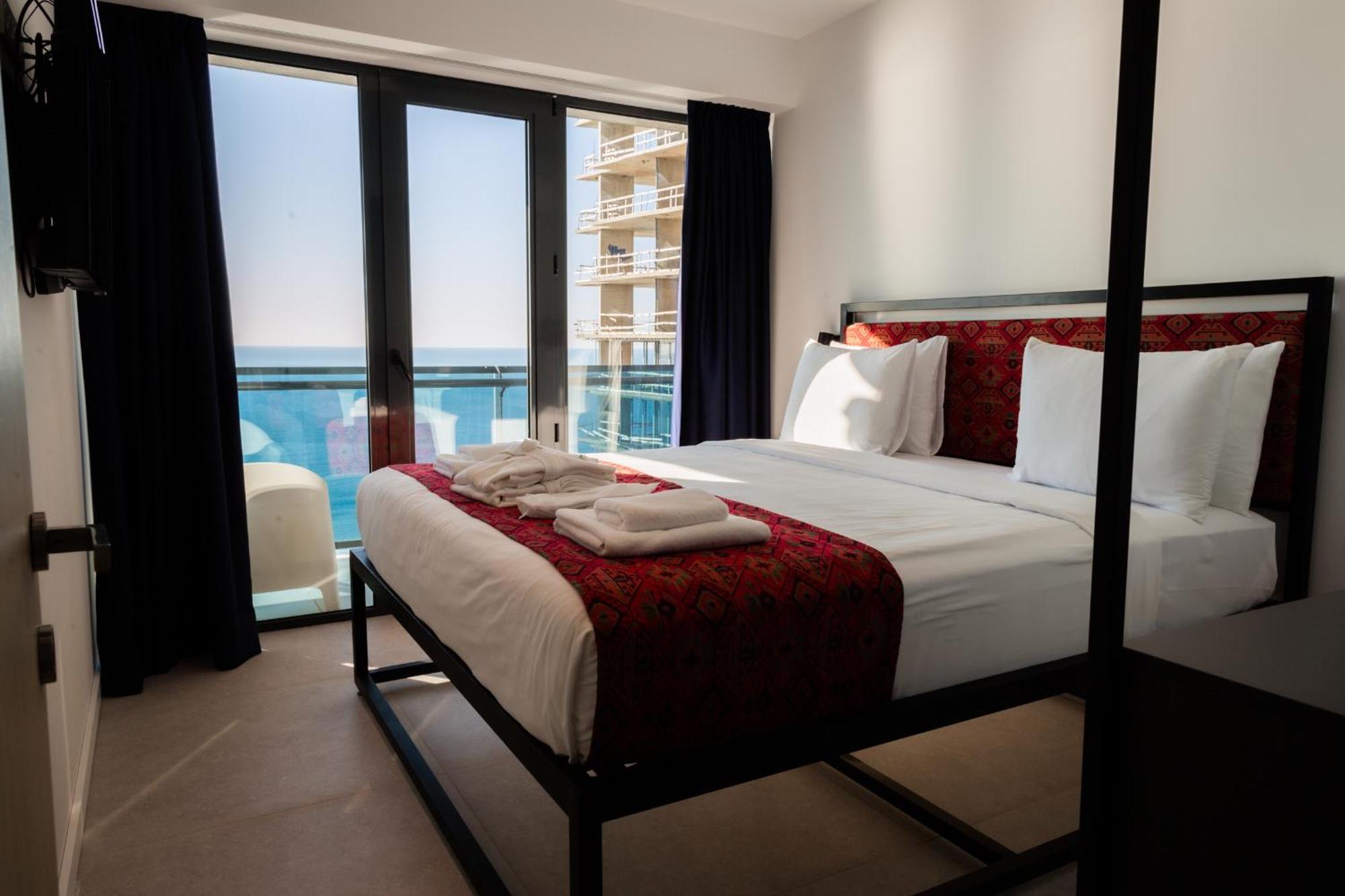 The Spot Apartments - Orbi Beach Tower バトゥーミ エクステリア 写真