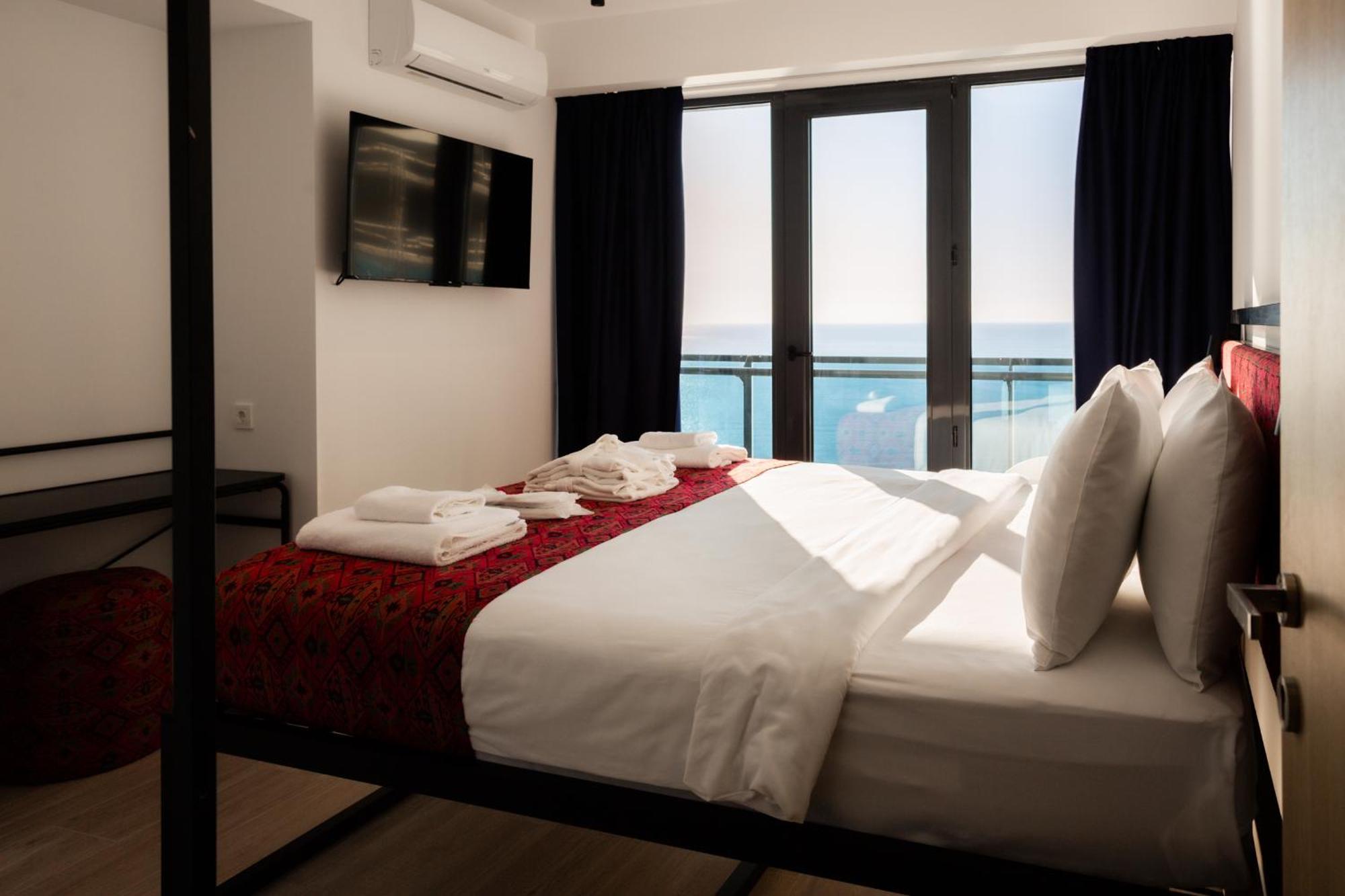 The Spot Apartments - Orbi Beach Tower バトゥーミ エクステリア 写真