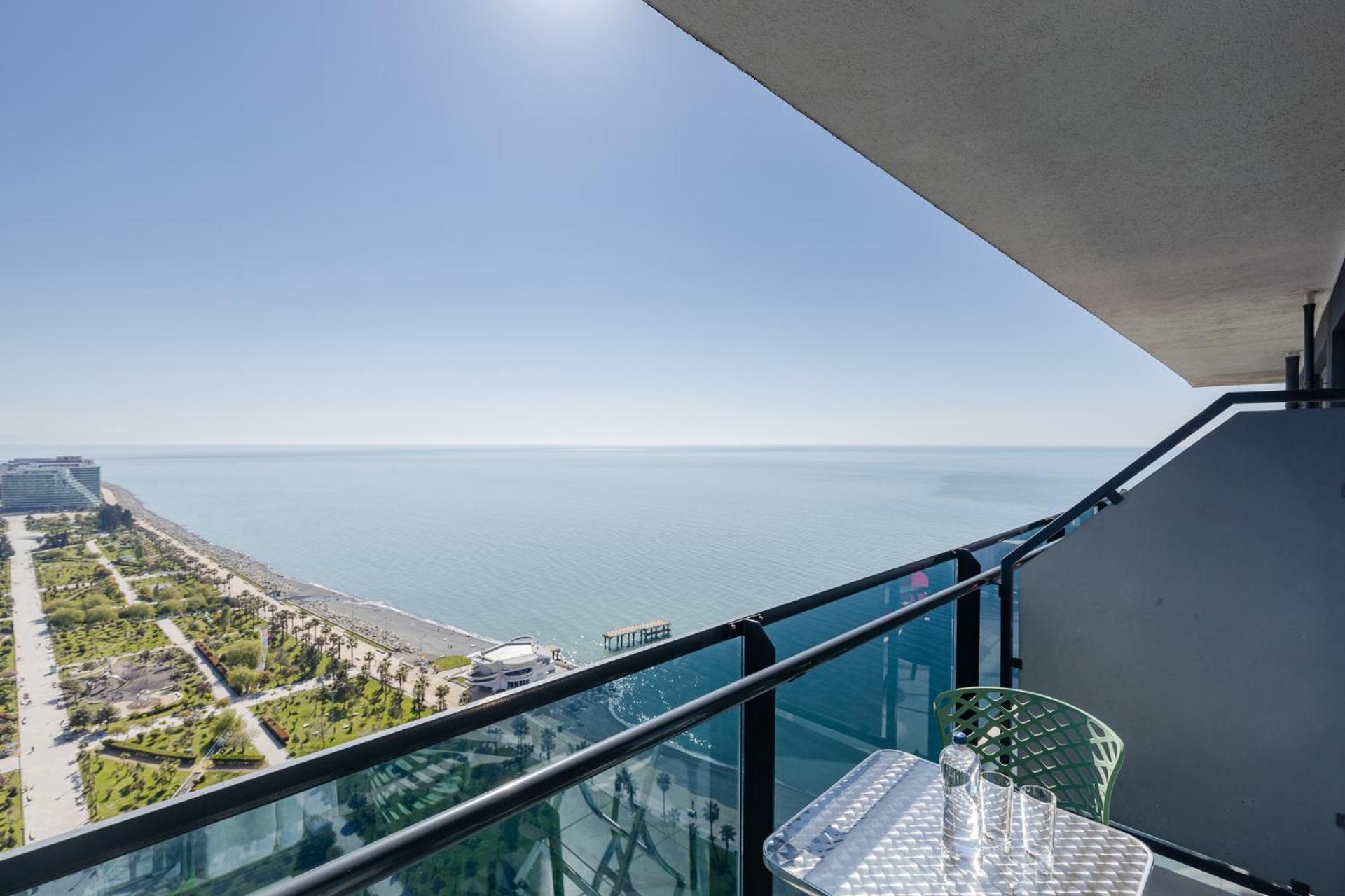 The Spot Apartments - Orbi Beach Tower バトゥーミ エクステリア 写真